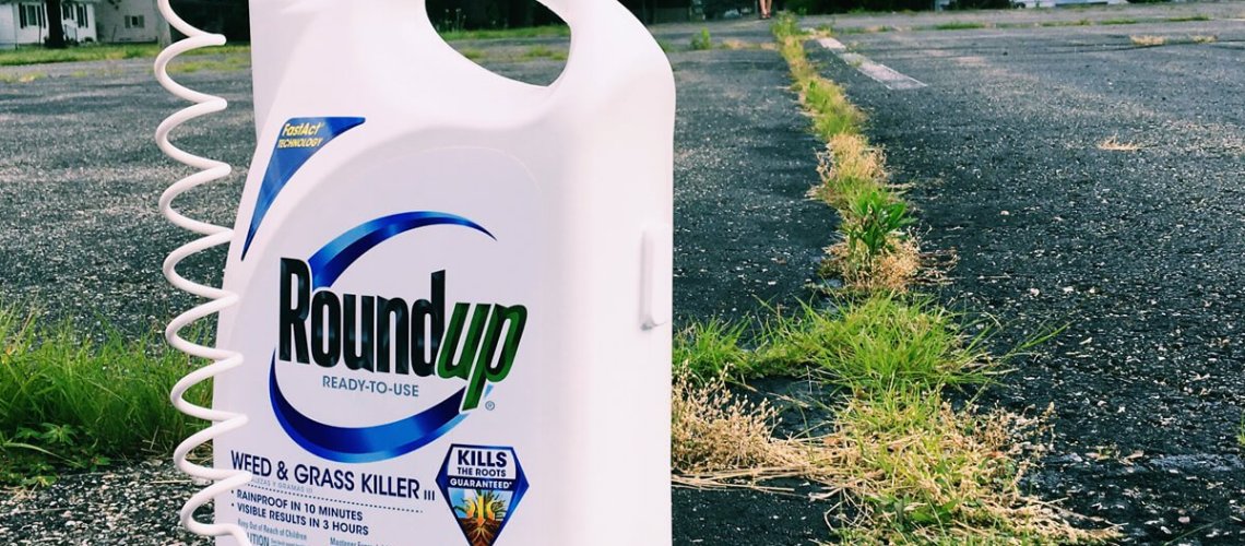 180329-glyphosate-trial-spray-bottle22255555.jpg