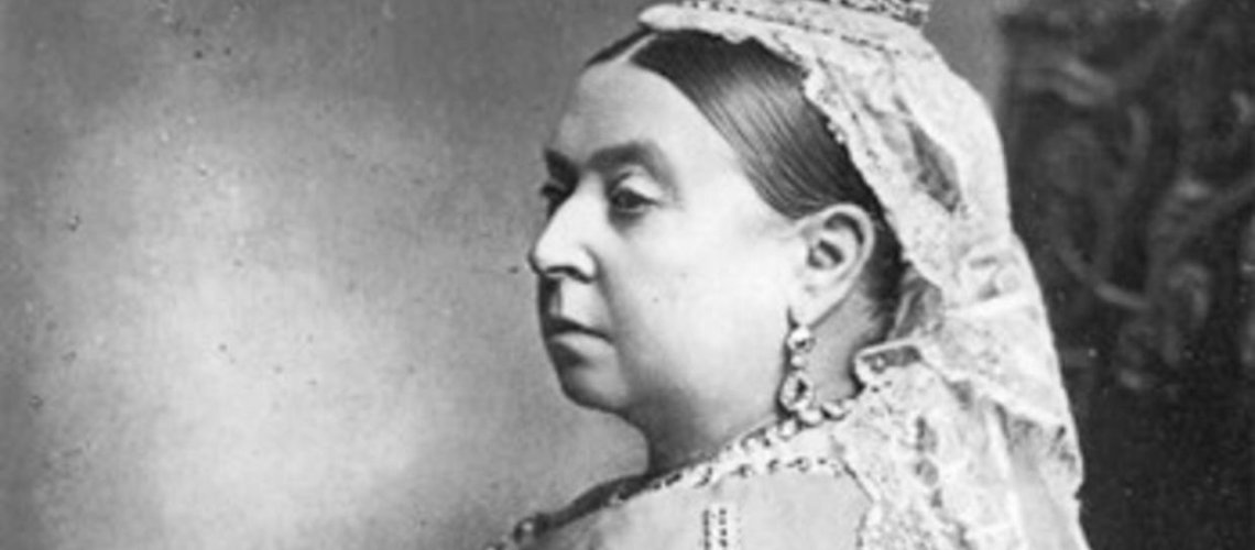 dronning-victorias-trusser-til-salg-crop.jpg