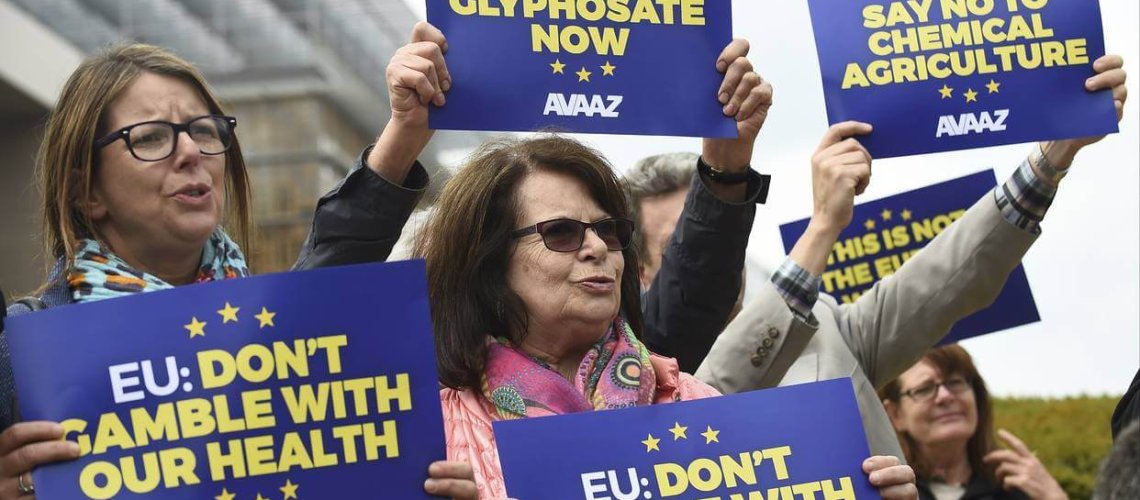 glyphosate-protesters.jpg