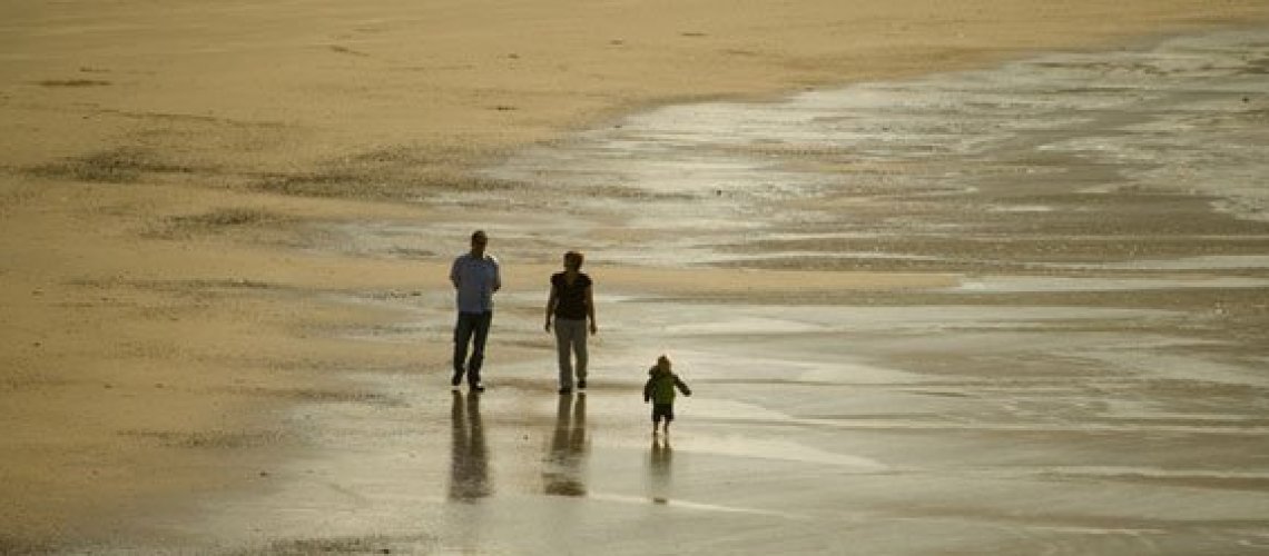 humans-walking-wide.jpg